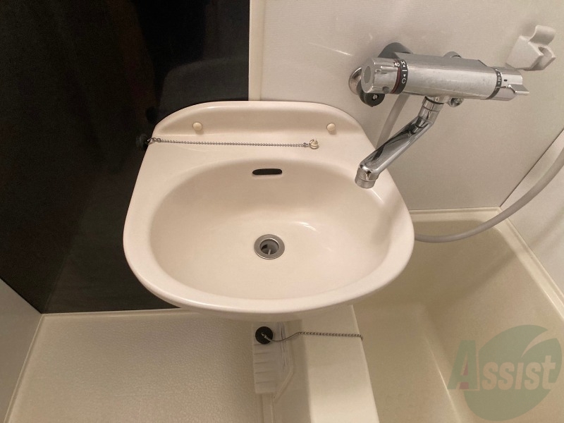 洗面設備　洗面台。身支度にはかかせないですよね～。