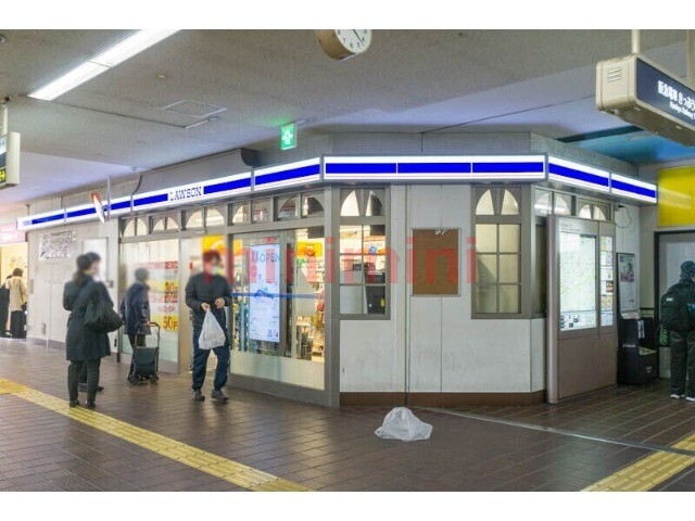 コンビニ　ローソンHA阪急南茨木店（コンビニ）まで528m