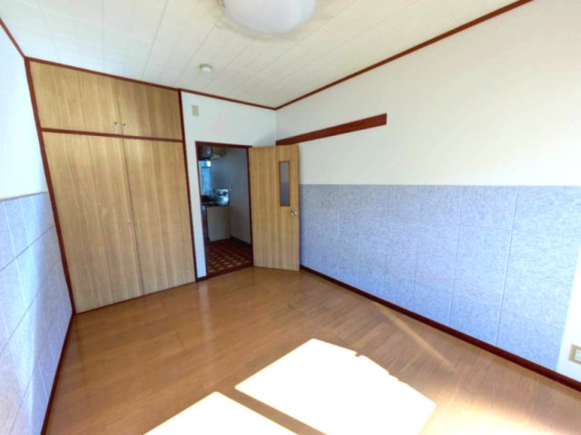 トイレ　※写真は別号室です