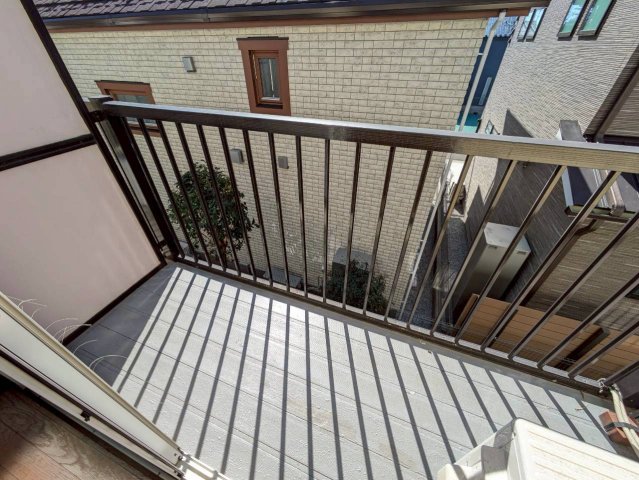 玄関　※写真は別号室です