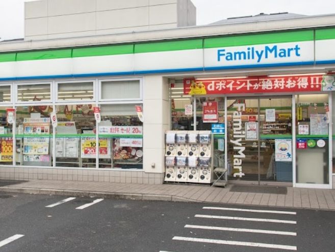 コンビニ　ファミリーマート 杉並成田東三丁目店（コンビニ）まで605m