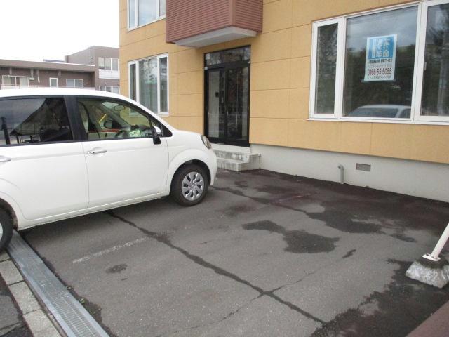 駐車場　駐車場