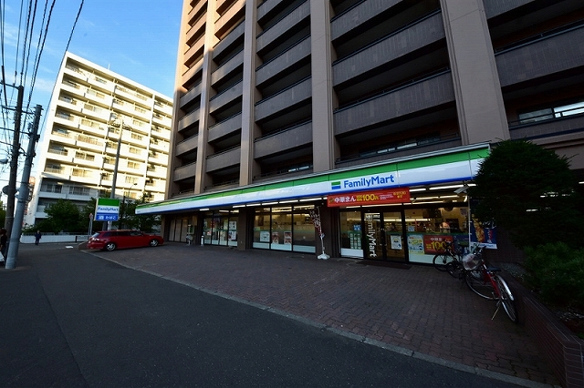 コンビニ　ファミリーマート札幌菊水1条店（コンビニ）まで433m