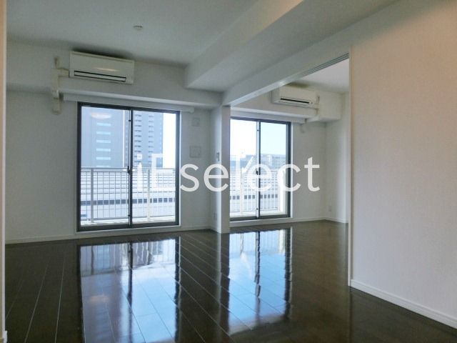 居室・リビング　開放感のあるリビングルーム