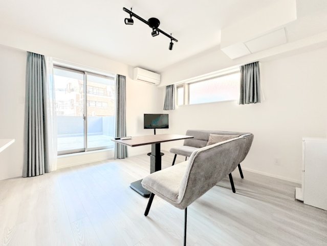 居室・リビング　※家具はつきません