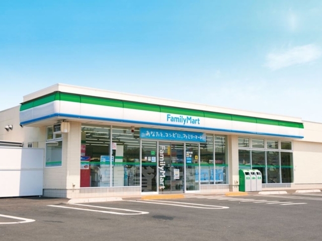 コンビニ　ファミリーマート　高井田西四丁目（コンビニ）まで214m