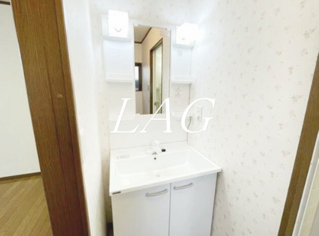 洗面設備　独立洗面台です。