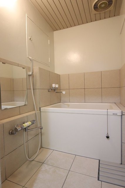 バス・シャワールーム　写真は同じ間取りの３０２号室です。