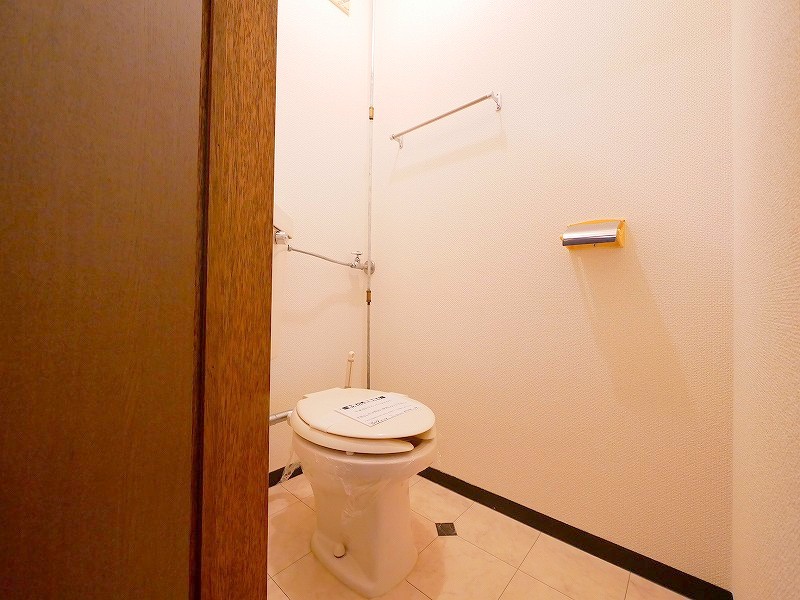 トイレ　※別号室参考写真