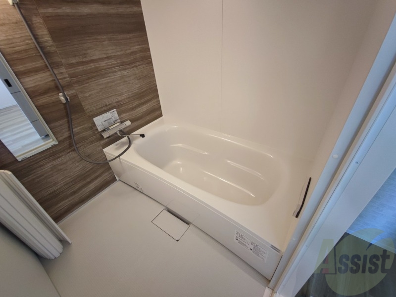 バス・シャワールーム　お風呂になります。一日の疲れを癒してくださいね。