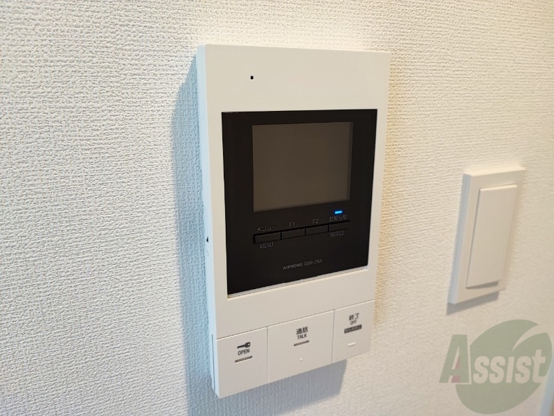 セキュリティ　ＴＶモニター付インターホンです。来客者の顔が見えるので安心！