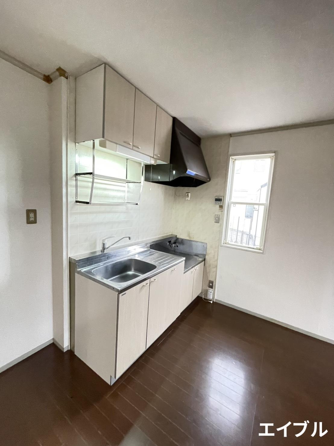 キッチン　同物件の別の部屋の写真です。