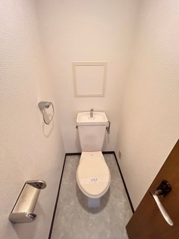 トイレ　別号室の画像です。ご参考下さい。