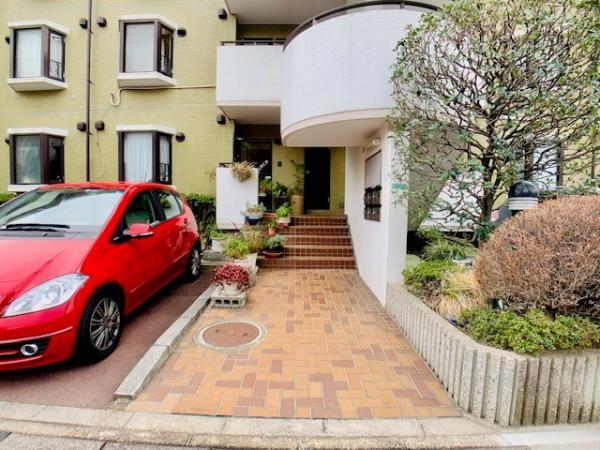 エントランス　建物の内部です