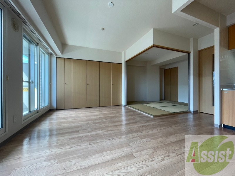 居室・リビング　広々としたリビングですね。使い勝手がよさそうですね！