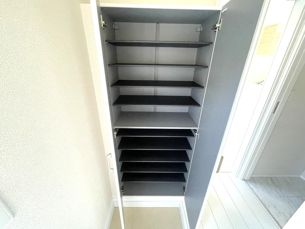 玄関　靴をたっぷり収納できます。