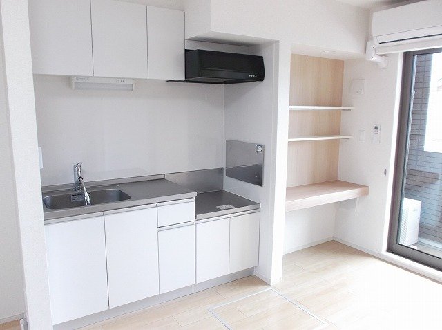 キッチン　カウンターデスク付き！