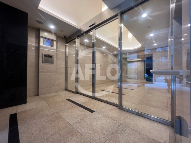 エントランス　エスリード心斎橋LUXUE　エントランス