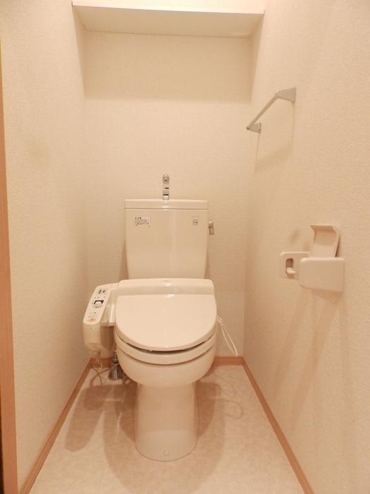 トイレ　温水洗浄暖房便座