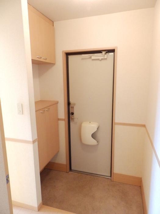 玄関　玄関　シューズボックス完備