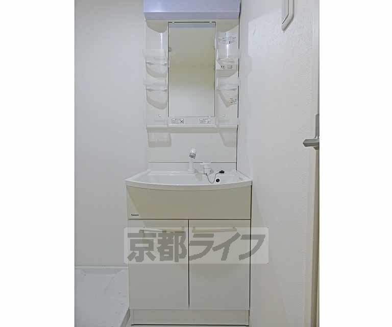 洗面設備　洗面台です