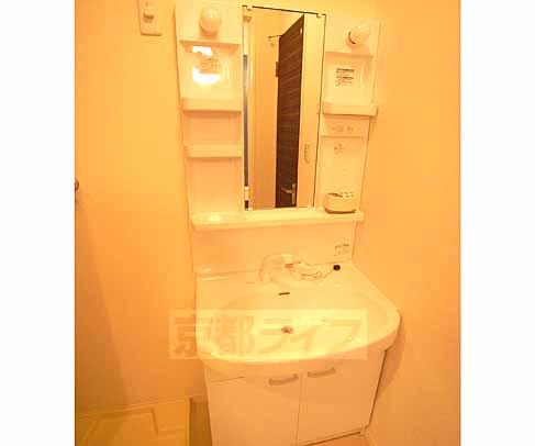 洗面設備　シャンプードレッサー標準装備！