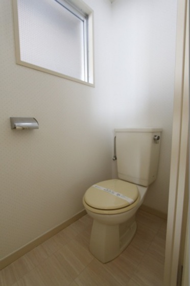 トイレ　※別号室の写真です。