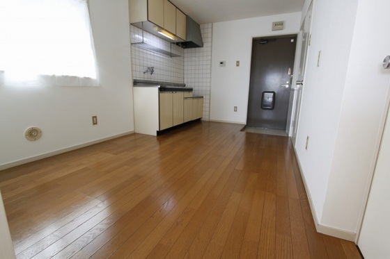 居室・リビング　※別号室の写真です。