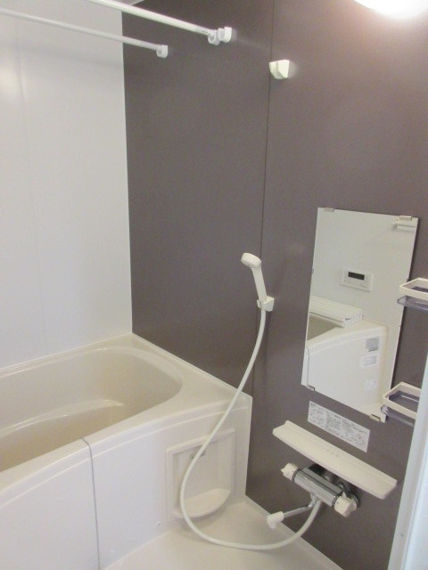 バス・シャワールーム　★追い焚き機能付きバス★