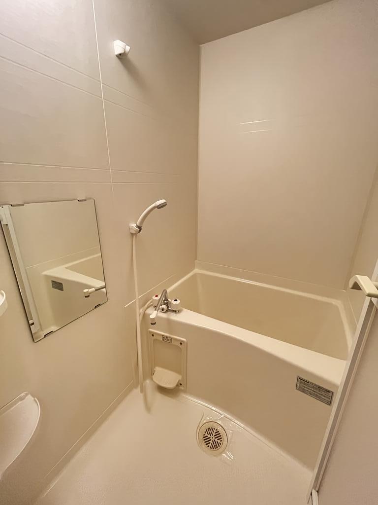 バス・シャワールーム　※同タイプ同モデルの写真を使用