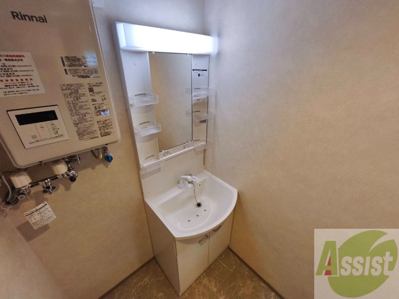 洗面設備　洗面台は独立していて使いやすそうですね。