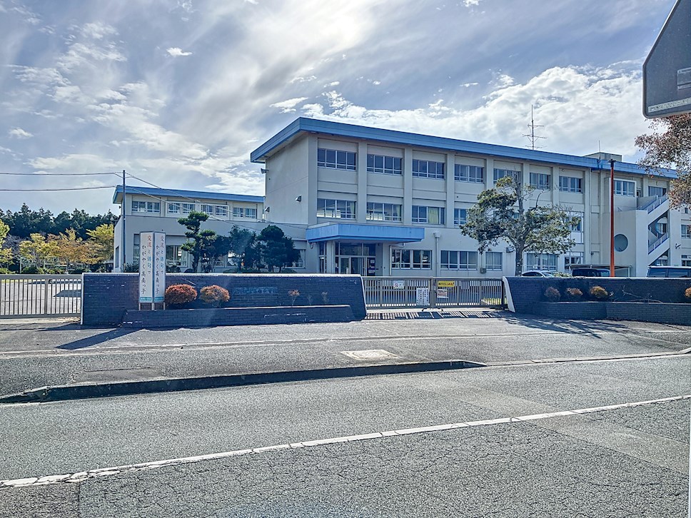 小学校　袋井市立高南小学校（小学校）まで453m