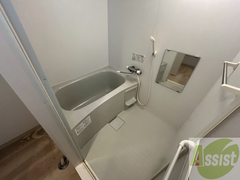 バス・シャワールーム　お風呂になります。一日の疲れを癒してくださいね。