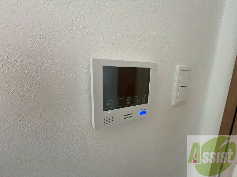 セキュリティ　ＴＶモニター付インターホンです。来客者の顔が見えるので安心！