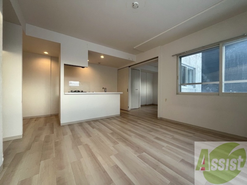 居室・リビング　広くてキレイなお部屋が広がっていて、充実した生活が送れそう。