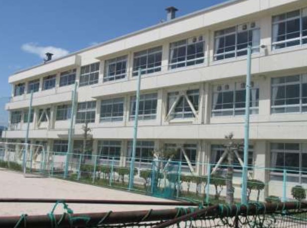 中学校　広島市立江波中学校（中学校）まで1000m
