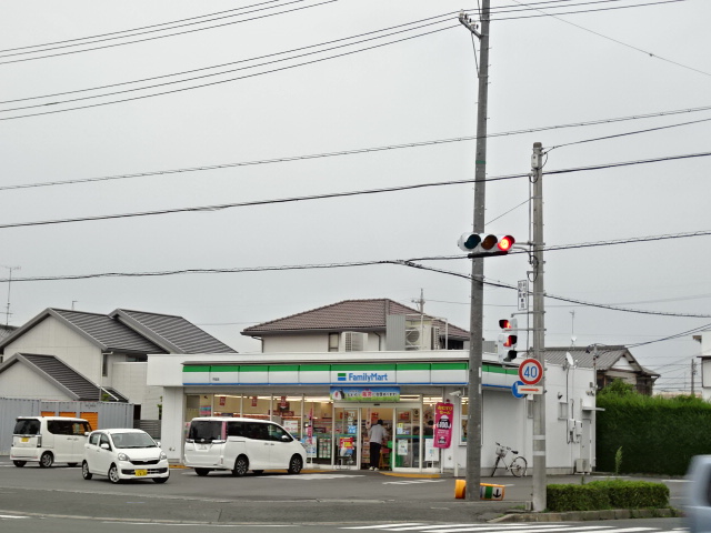 コンビニ　ファミリーマート子安店（コンビニ）まで350m