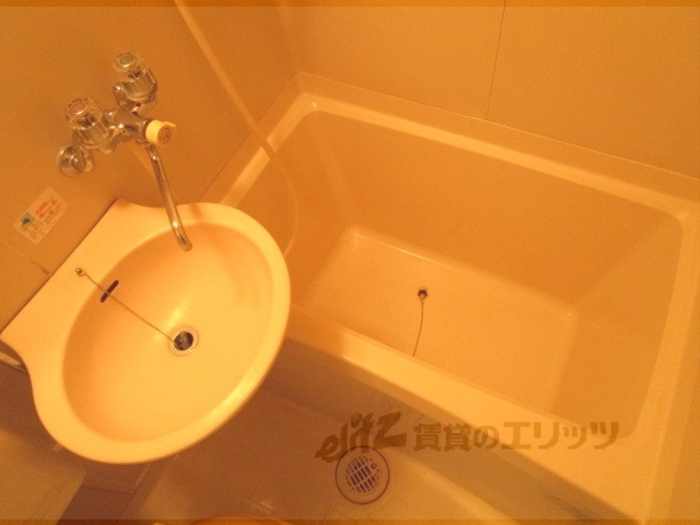 バス・シャワールーム　バス