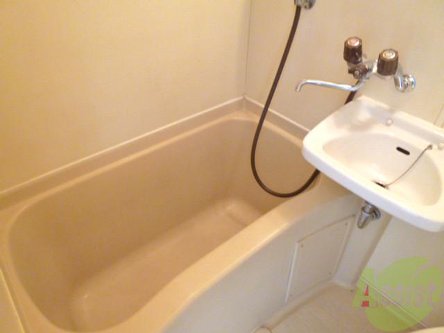 バス・シャワールーム　キレイに清掃されてます。住んでからのお掃除はお任せします。