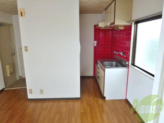 居室・リビング　全室角部屋設計、お隣さんの騒音は気にならないですね。