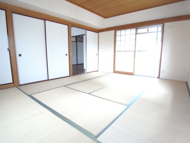 収納　キレイな和室です。