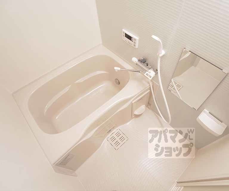 バス・シャワールーム　２０３