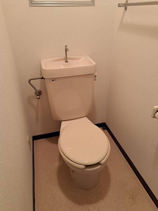 トイレ　ウォシュレット付きます♪
