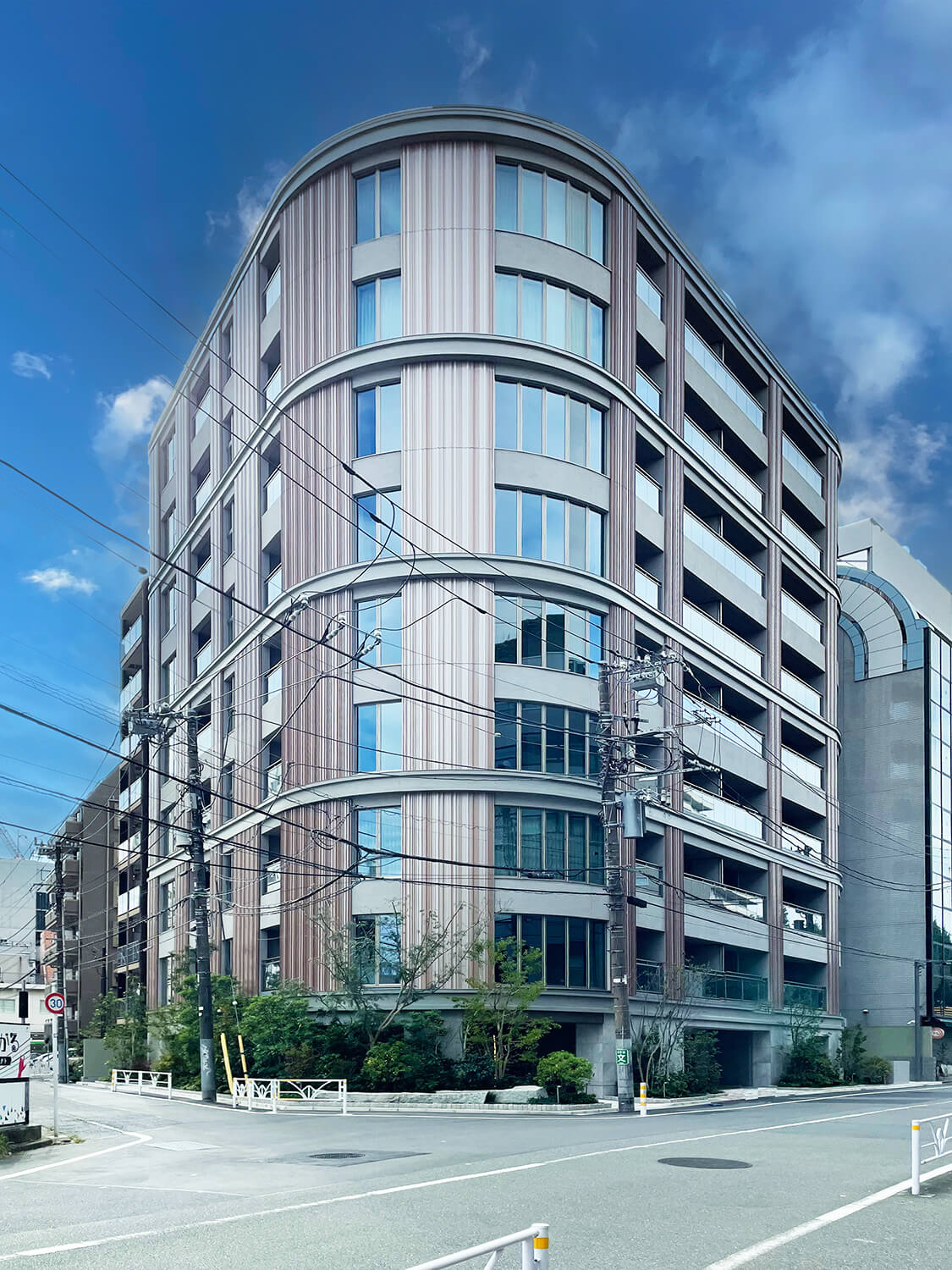 1LDK Mansion in Shibuya, Tokyo - Image 1