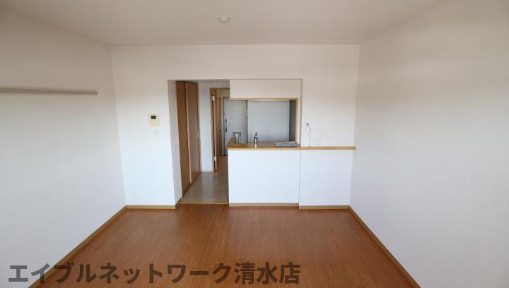 居室・リビング　同物件同タイプ