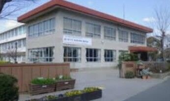 小学校　浜松市立曳馬小学校（小学校）まで638m