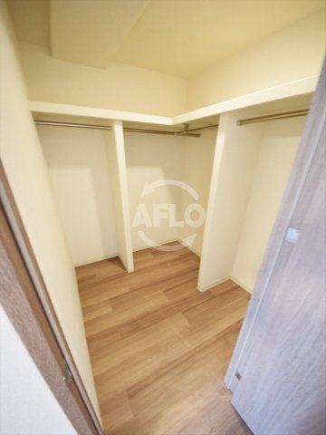 収納　プレサンス心斎橋ニスト　ウォークインクローゼット