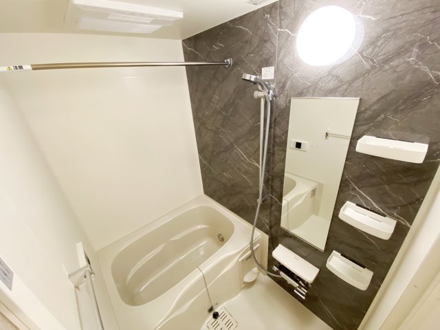 バス・シャワールーム　別号室の参考写真です。