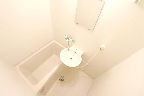 バス・シャワールーム　浴室乾燥機で雨や雪の日でもらくらくお洗濯！