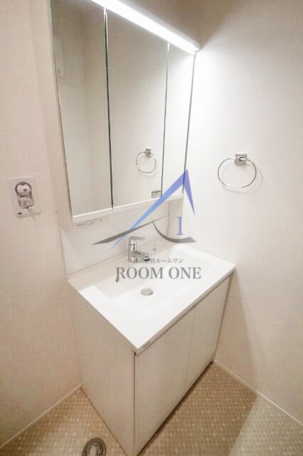 洗面設備　独立洗面台です。